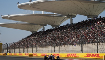 世界杯赛事直播下载-引擎轰鸣，F1中国大奖赛以“速度经济”激活“城市脉动”|上海|方程式赛车|赛事|赛车|赛场_新浪体育_新浪新闻