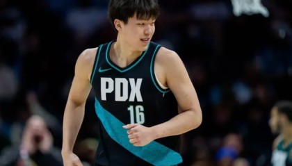 世界杯手机观看软件-仅上49秒！杨瀚森成笑话！开拓者无情弃用，球迷：小杨委屈了|波特兰开拓者队|犹他爵士队|中国篮球|杨翰森|篮板_新浪体育_新浪新闻